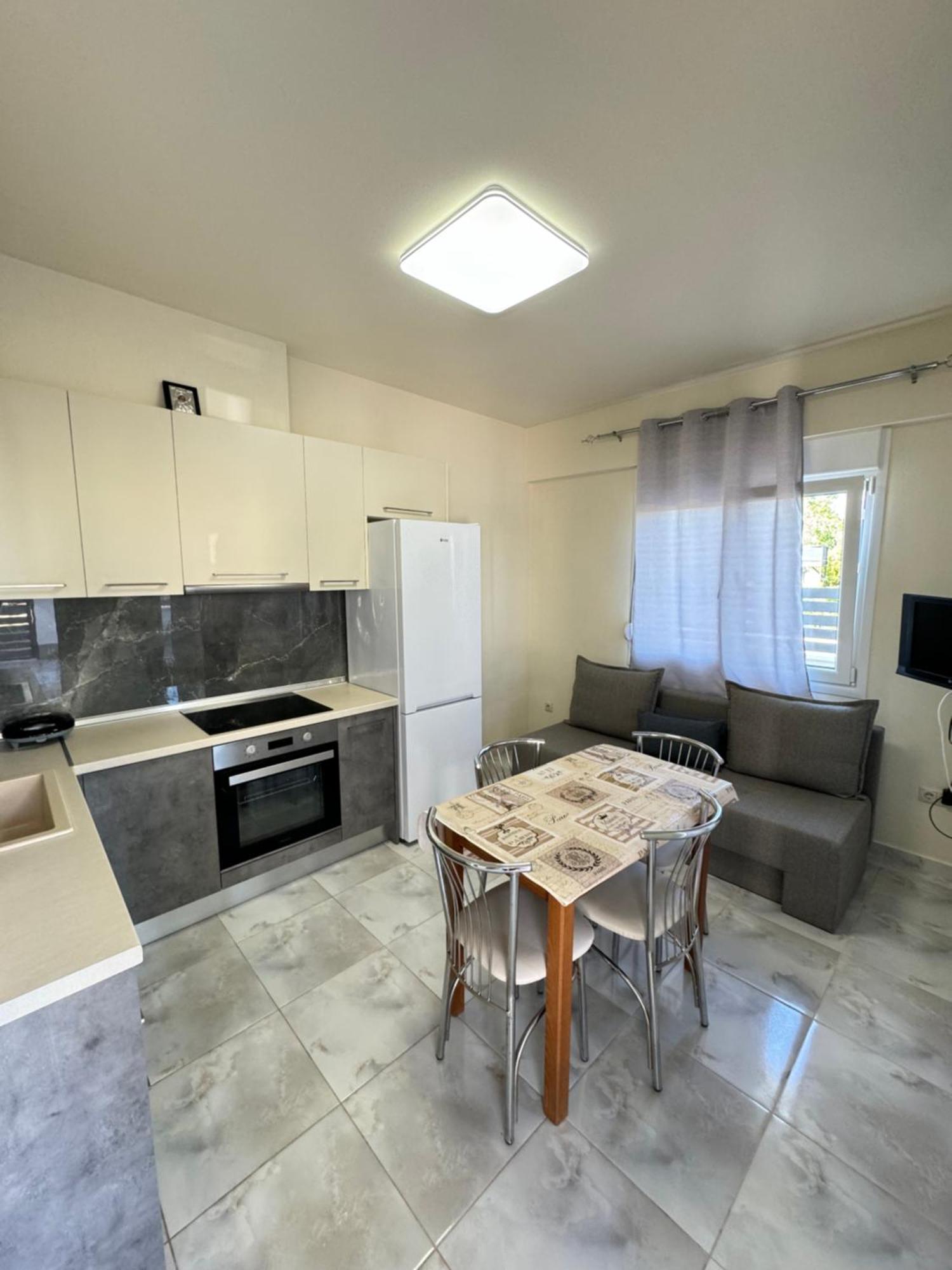 Adoniss Apartmentss Paralia Dionysiou Luaran gambar